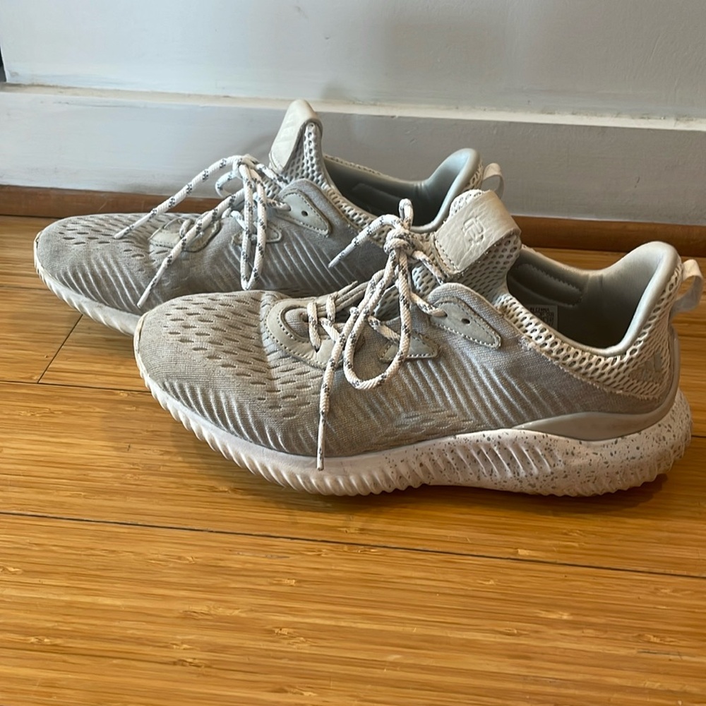 Adidas AlphaBounce gray gym shoes, size 7.5